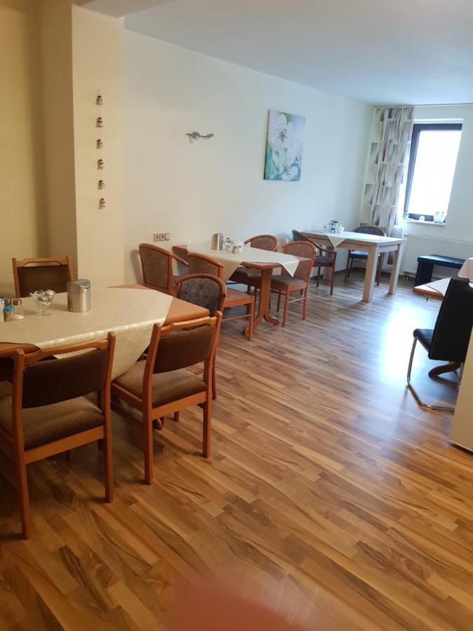 Hotel Zur Altstadt Calbe Екстер'єр фото