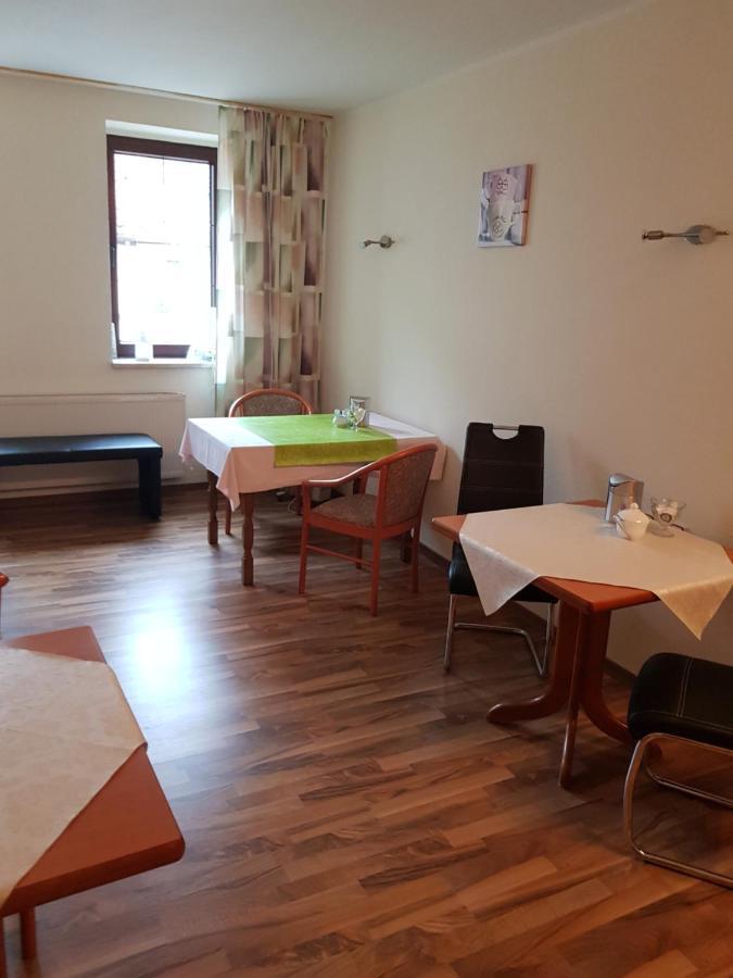Hotel Zur Altstadt Calbe Екстер'єр фото
