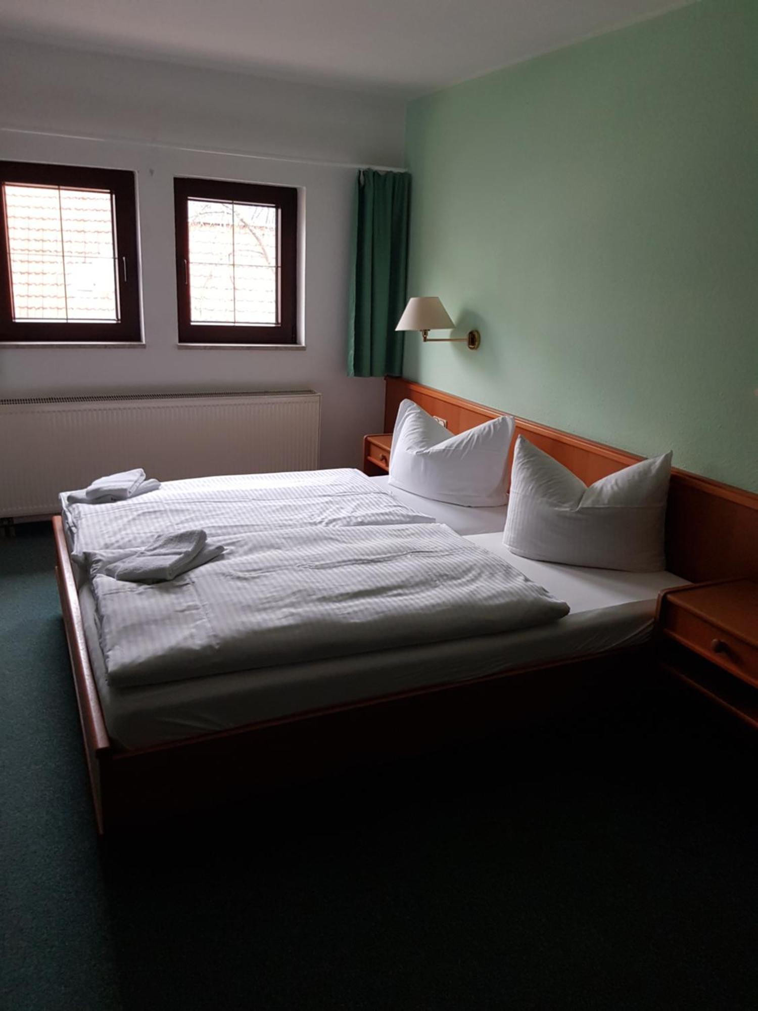 Hotel Zur Altstadt Calbe Екстер'єр фото