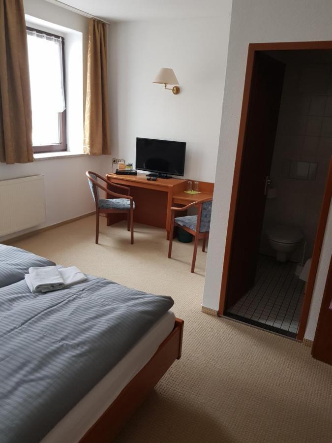 Hotel Zur Altstadt Calbe Екстер'єр фото